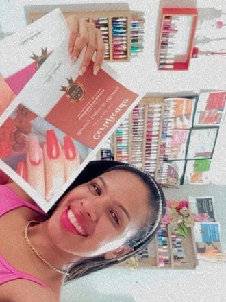 Aluna com certificado