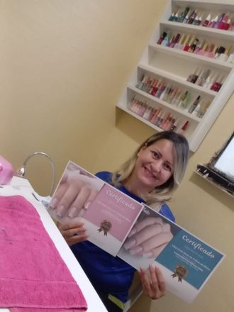 Aluna com certificado